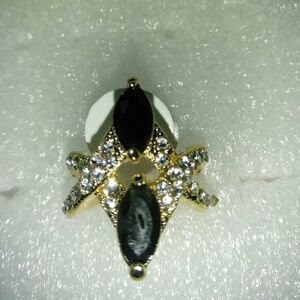 Brand new beautiful gold ring